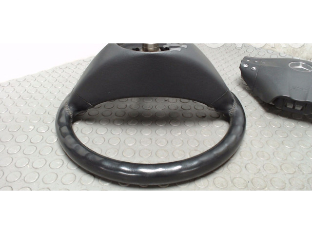Volant Mercedes-Benz C W203 2001 A2034601203, NICHTZUTREFFEND  