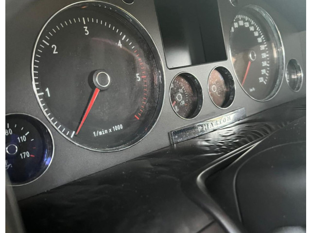 Přístrojová deska  Volkswagen Phaeton 2003   
