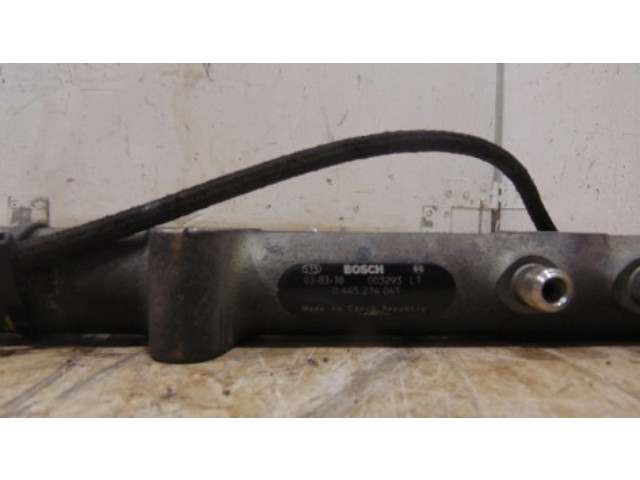 Vstřikovací lišta 5066912AA, 0445214041   Chrysler Voyager  pro naftový motor 2.5  