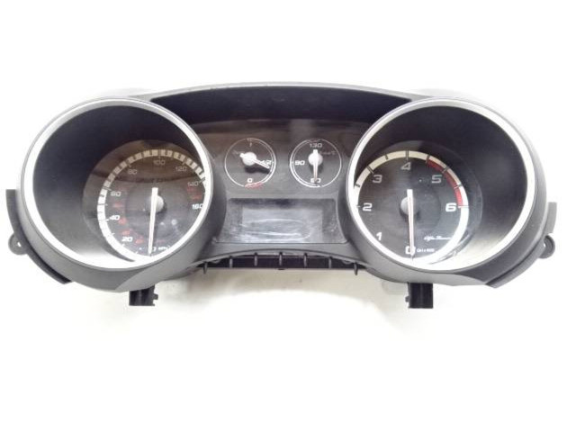 Přístrojová deska  Alfa Romeo Giulietta 2012 50516479, 003846  
