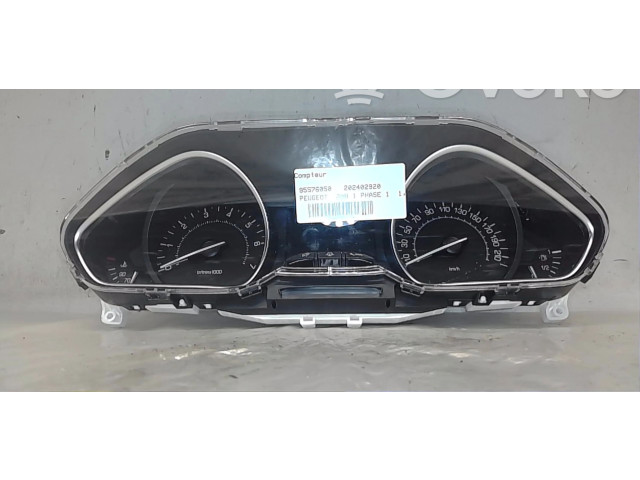 Přístrojová deska  Peugeot 208 2012 9822633180  