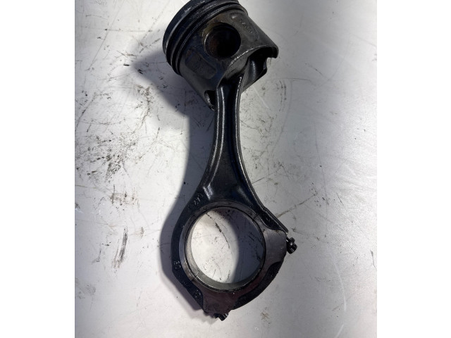 Píst 8340F   Mercedes-Benz ML W164    642.940 