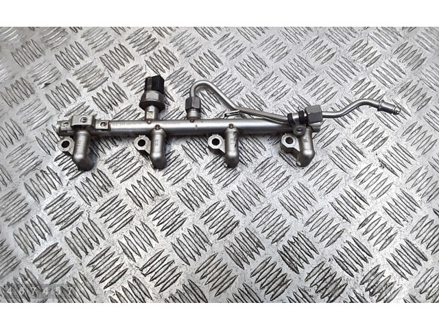 Vstřikovací lišta a2710705495   Mercedes-Benz C W204     