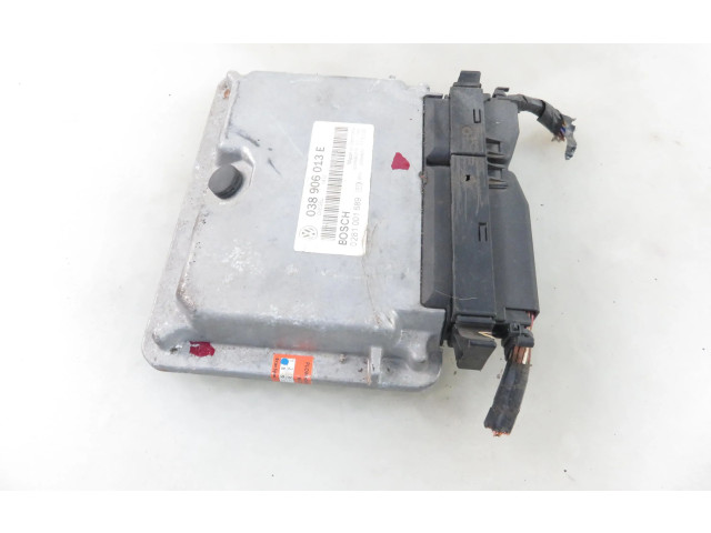 Řídící jednotka 0281001689, 038906013E   Volkswagen Caddy 1999