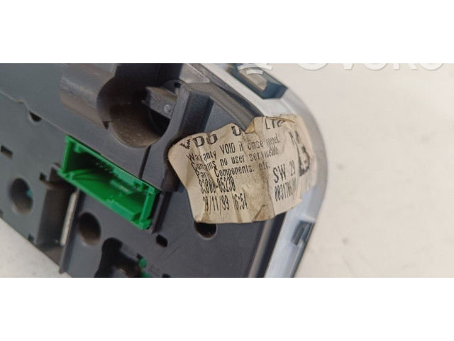 Přístrojová deska  Toyota Avensis T220 2000 8380085230  
