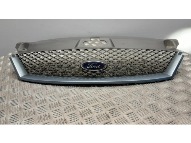 Передняя решётка Ford Mondeo Mk III 2000-2007 года 1S7X8A100      