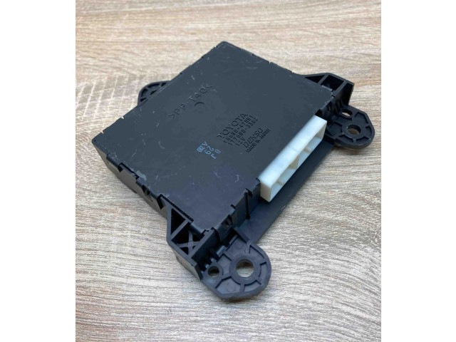 Блок управления климат-контролем 8865047051   Toyota Prius (XW20)