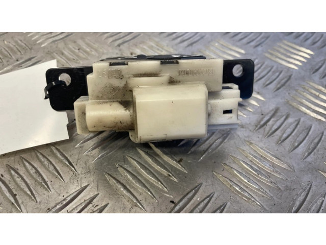 Zpětné zrcátko  Renault Megane II 2007  8200076240  