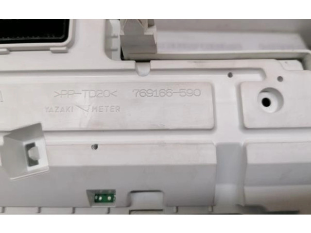 Панель приборов 769166-590, 83800-74122   Toyota iQ       
