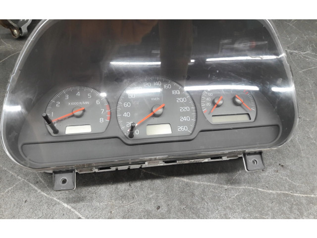 Pojistková skříňka Спидометр (приборный щиток) 30857579   Volvo S40, V40 2000