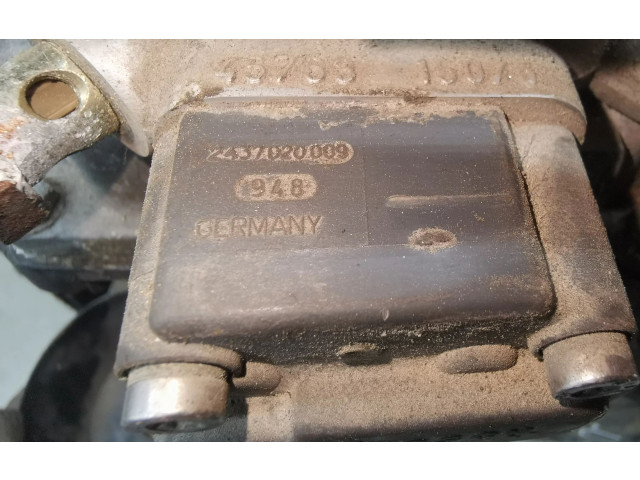 Vstřikovací lišta 0438121070, 026133353D   Audi 80 90 B3     