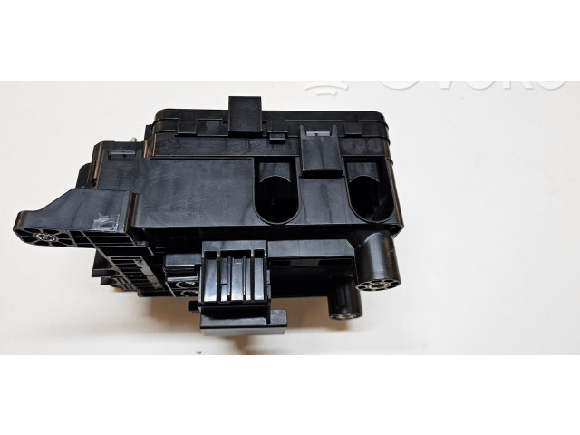   Pojistková skříňka 68347002AE   Jeep Grand Cherokee WL 2021