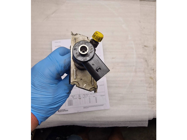 Injektor Einspritzdüse 057130276h    Audi A8 S8 D2 4D   