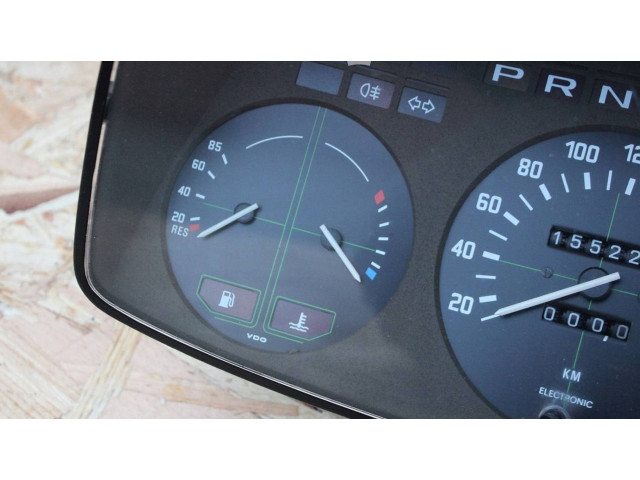 Přístrojová deska  BMW 7 E23 1983 1360857  