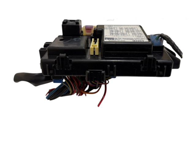 Ящик предохранителей (комплект) 8260097405   Daihatsu YRV