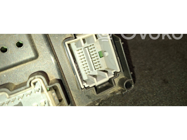   Pojistková skříňka 30728542, 05W365   Volvo S60 2007