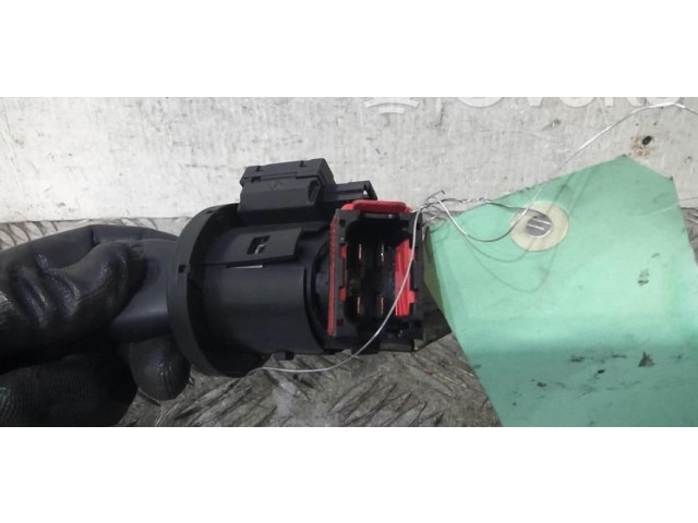 Ручка стеклоочистителей MR570116   Mitsubishi Montero