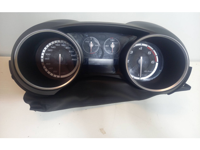 Přístrojová deska  Alfa Romeo Giulietta 2010 50516478, 035603  