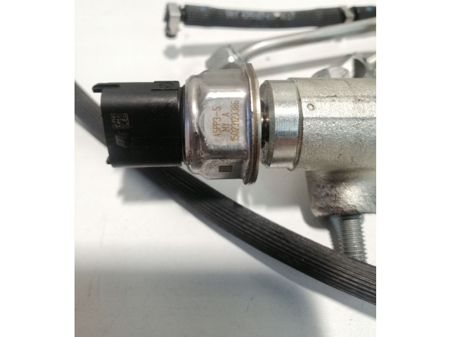 Vstřikovací lišta 55570022, 150231233   Opel Mokka     