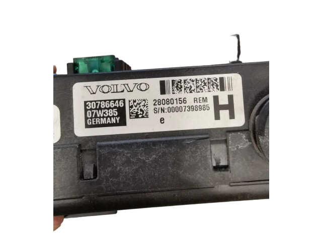   Pojistková skříňka 30786646, 28080156   Volvo S60 2006