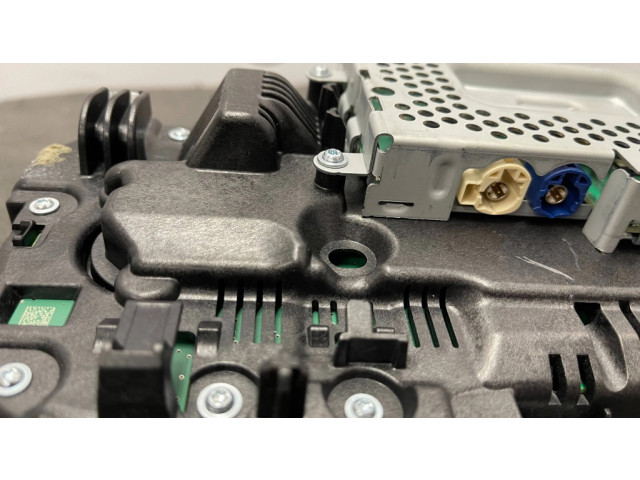 Přístrojová deska  BMW 5 G30 G31 2018 9392558, K879025501  