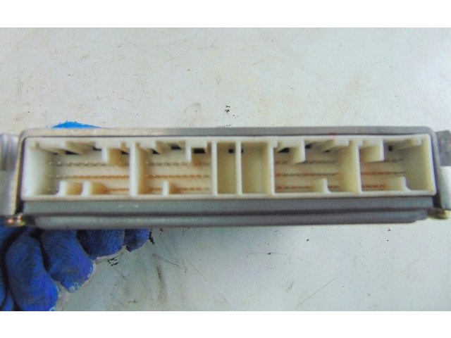 Řídící jednotka 8966105410   Toyota Avensis T220 2000