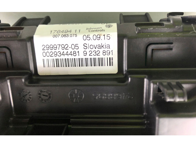 Přístrojová deska  BMW 2 F46 2015 176494  