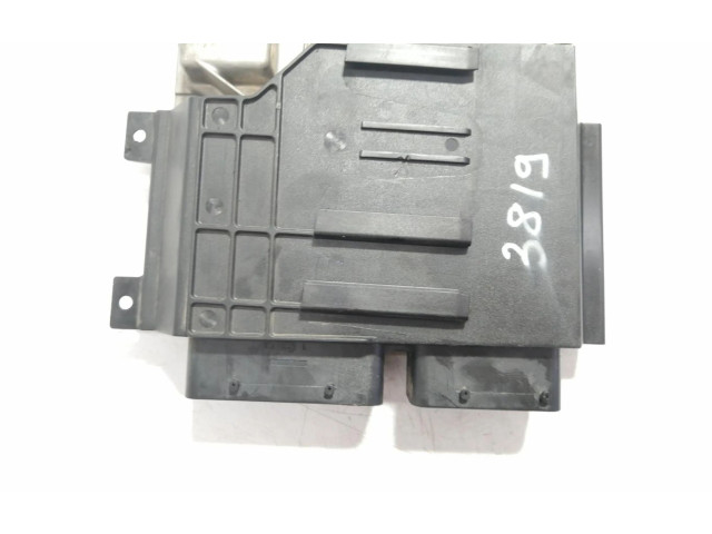 Pojistková skříňka Блок управления двигателем ECU 55588354   Opel Astra J 2013