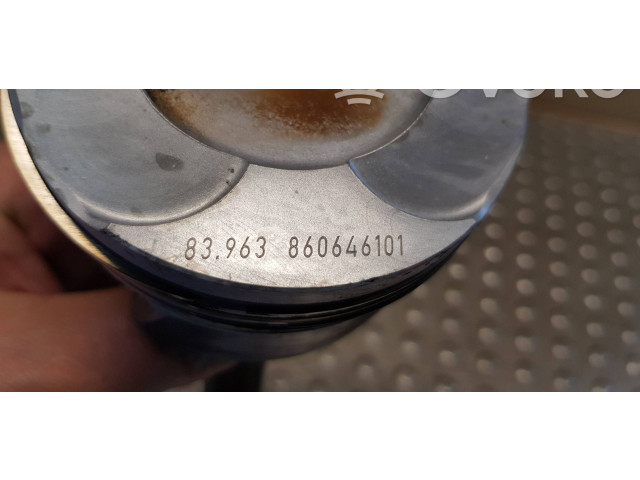  Поршень с шатуном  8606461, 7846593  BMW 4 F32 F33  