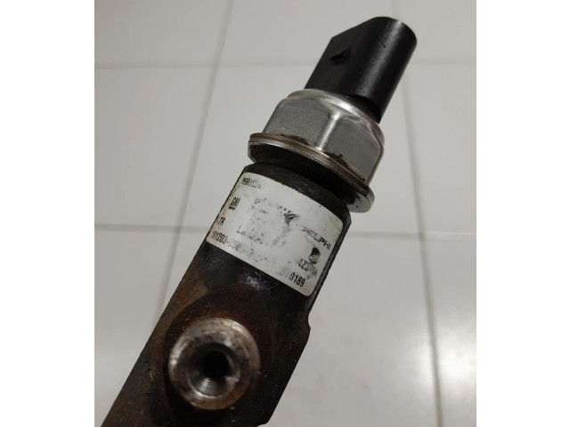 Vstřikovací lišta 96868901, R9144Z300A   Opel Antara     