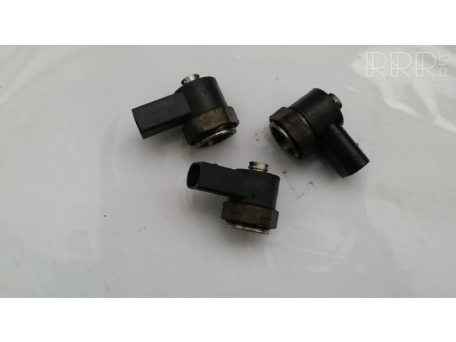 Vstřikovač 0445110182, A6120700487   Mercedes-Benz Vito Viano W638  pro naftový motor 2.2  