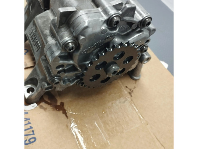 Čerpadlo oleje 7643046   BMW 7 G11 G12   