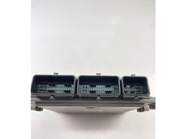 Блок управления двигателем ECU