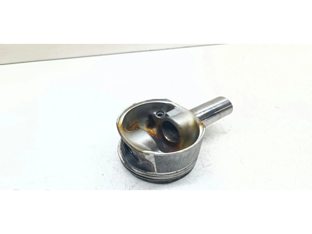 Píst 84L117   BMW 3 F30 F35 F31  pro naftový motor 2.0 N47D20C 