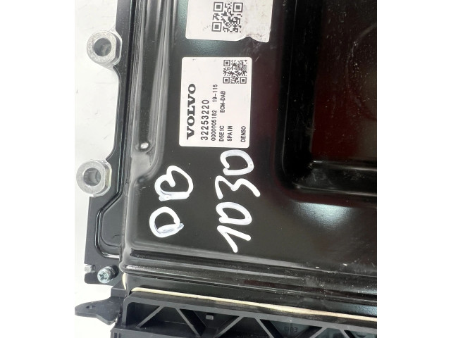 Блок управления двигателем Блок управления 32253220   Volvo XC60