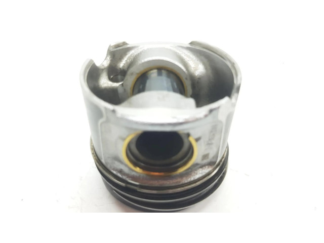 Píst 11258580515   BMW 5 F10 F11   2.0  