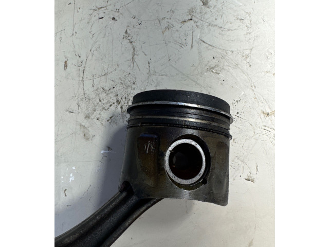 Píst 8340F   Mercedes-Benz ML W164    642.940 