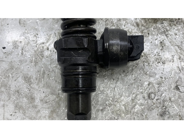 Vstřikovač 038130073, 038130073AS   Audi A4 S4 B6 8E 8H  pro naftový motor 1.9  