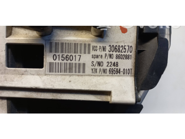 Přístrojová deska  Volvo S40, V40 2001 30682570, 69594010T  