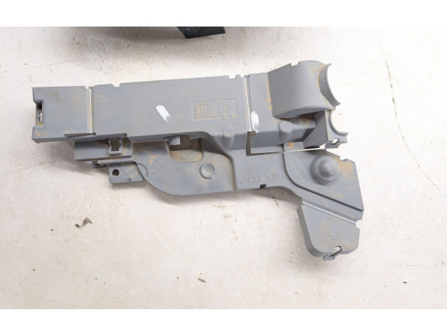   Pojistková skříňka 31473767, 32200086   Volvo V60 2020