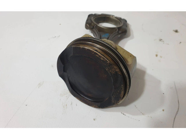 Píst 1109152562, 5T60TT   BMW M5  pro naftový motor 4.4 S63B44B 