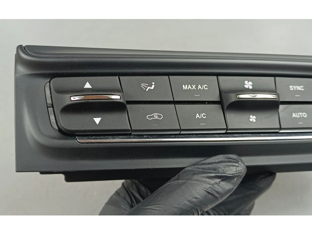 Блок управления климат-контролем 06701187960   Maserati Quattroporte