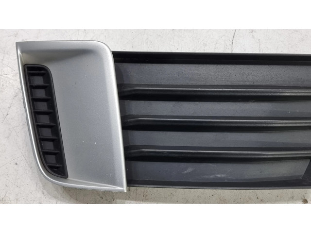 Нижняя решётка (из трех частей) Audi A3 S3 8V 2013-2019 года 8V3807681AG      