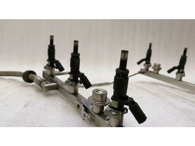 Vstřikovací lišta A2720701495, A2720701795   Mercedes-Benz SL R230  pro benzínový motor 3.5  