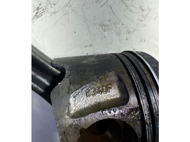 Píst 8340F   Mercedes-Benz ML W164    642.940 