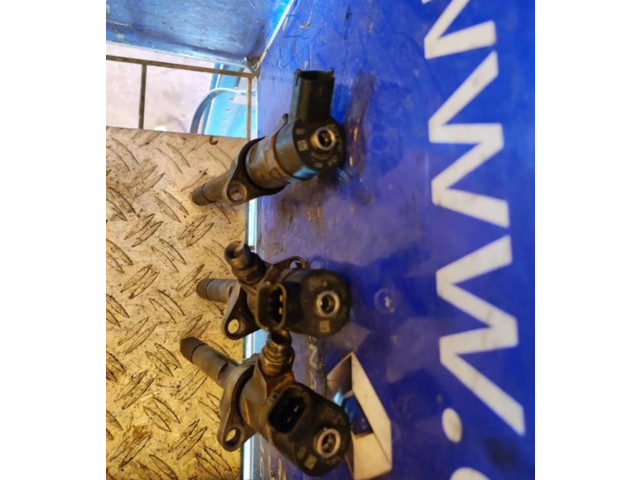 Vstřikovač 0445110239   Peugeot 207 CC     