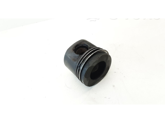 Píst 0840BB   BMW 1 E81 E87  pro naftový motor 1.8  