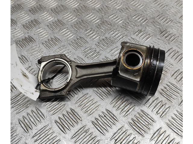  Поршень B47 D20 A 8519401, 8473777  BMW 4 F32 F33  