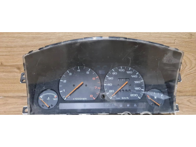 Přístrojová deska  Mazda 626 1990 GK89C  