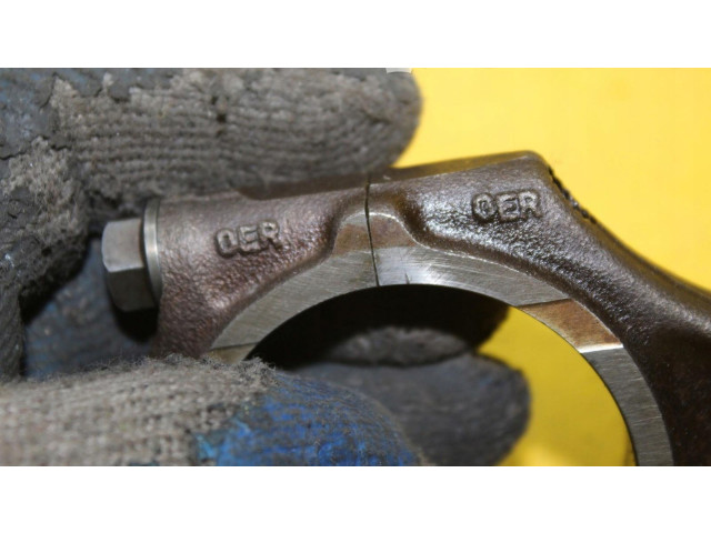 Píst 077B   Audi A6 S6 C4 4A     